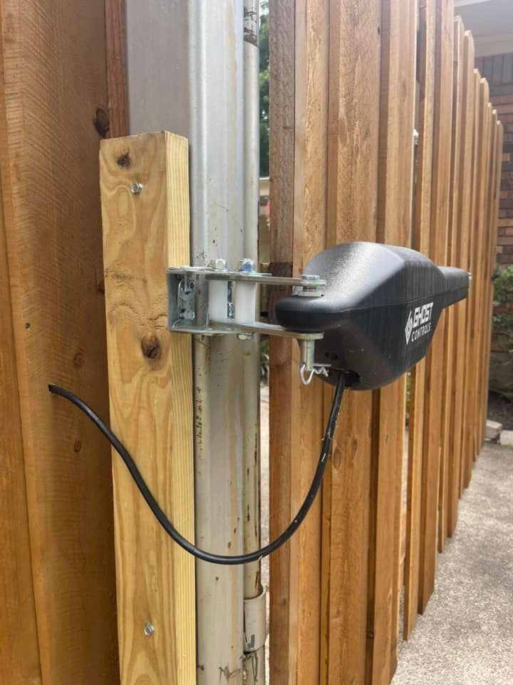 Garrett's Gates and Garage Doors