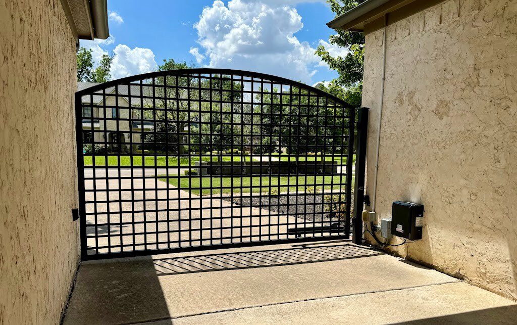 Garrett's Gates and Garage Doors