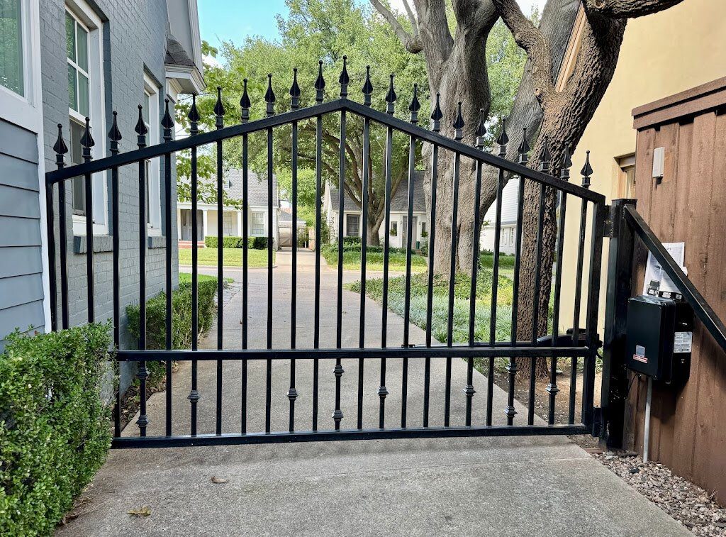 garretts gates and garage doors