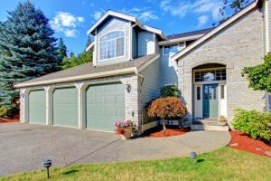 5 Things to Consider Before Investing in New Garage Doors