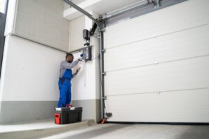 Why You Should Use Professional Garage Door Repair Services